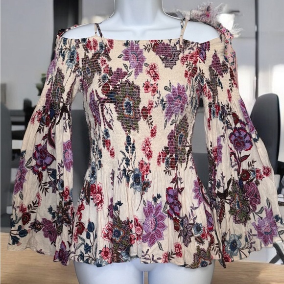 ALTAR’D STATE TOP. BOHO BABYDOLL, BELL SLEEVE TOP. SMOCKED. EXCELLENT CONDITION - Picture 2 of 15